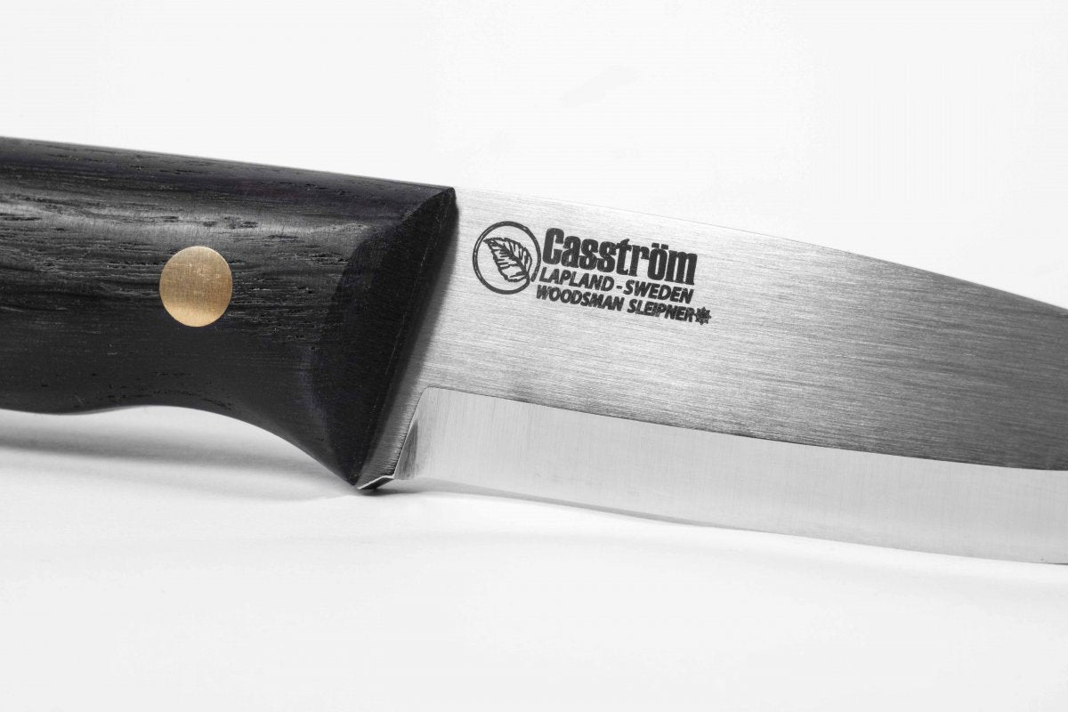 Casström Woodsman kniv i svartek, slida i läder (bild 3)